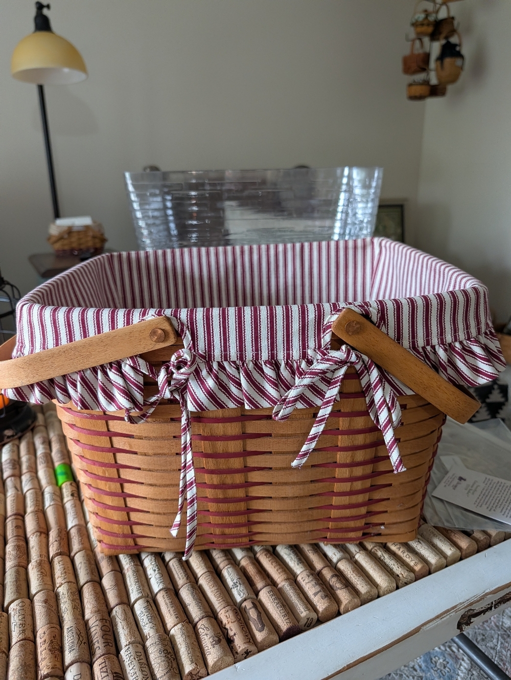 Longaberger 1993 Hostess Sweetheart Getaway Basket w/ Liner, Protector & Card - Picture 2 of 6